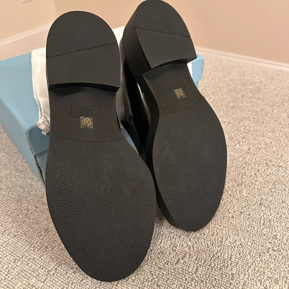 NEW PRADA Black Patent Leather Loafers Size 39 - Picture 4 of 10